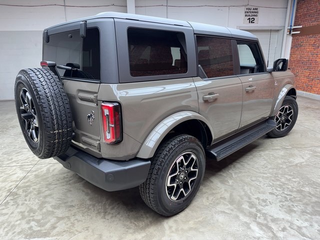 2025 Ford Bronco Outer Banks photo 5