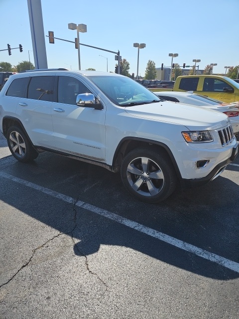 2016 Jeep Grand Cherokee Limited photo 2