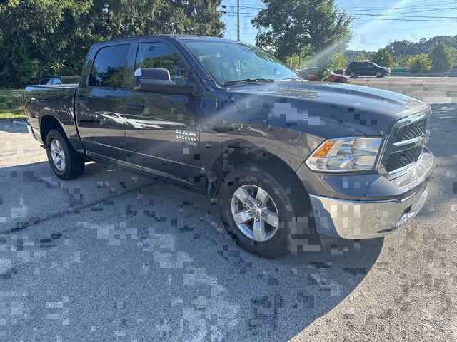 2023 Ram 1500 Classic SLT photo 4