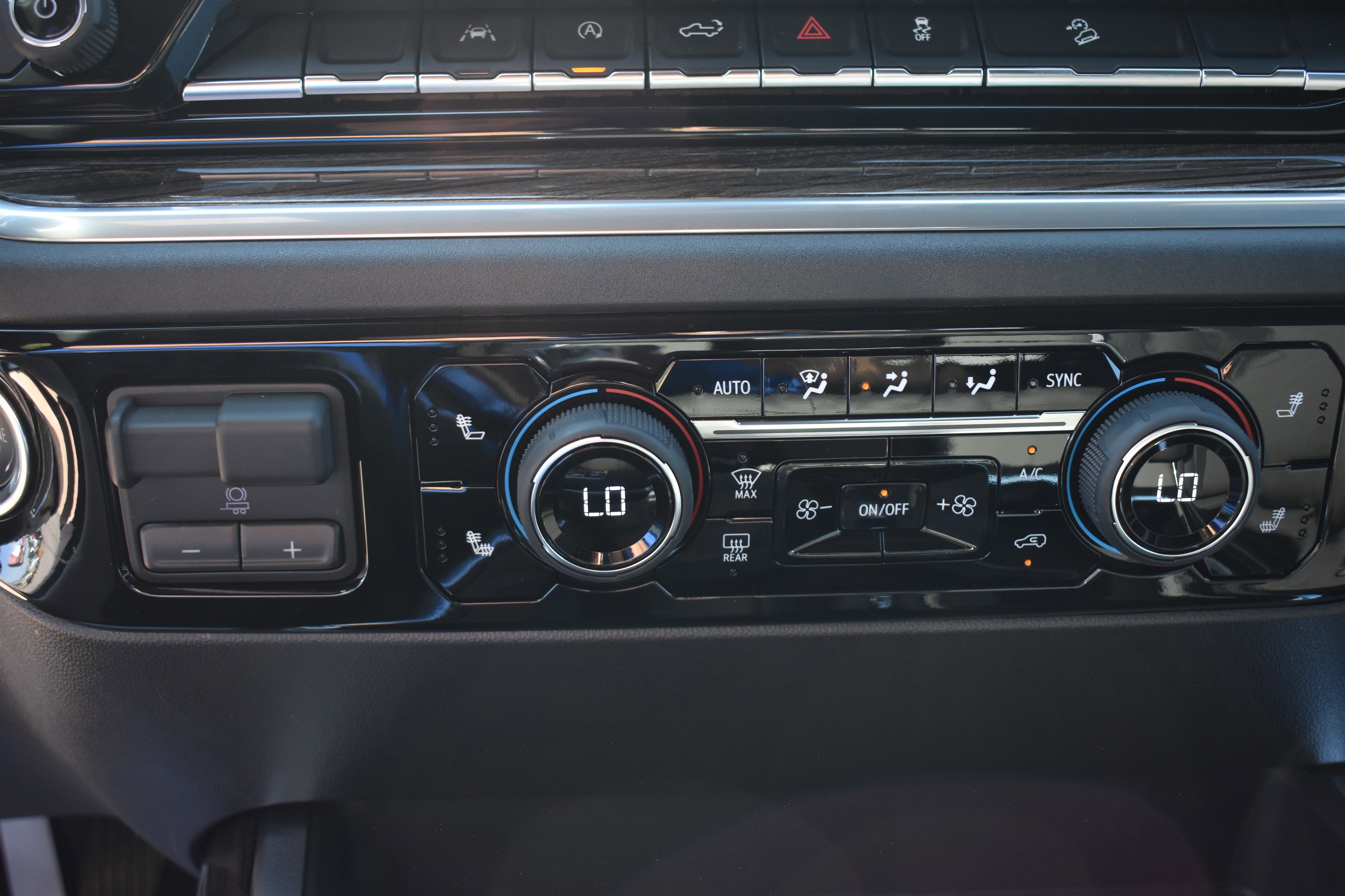 2026 Chevrolet Silverado 1500 RST photo 12