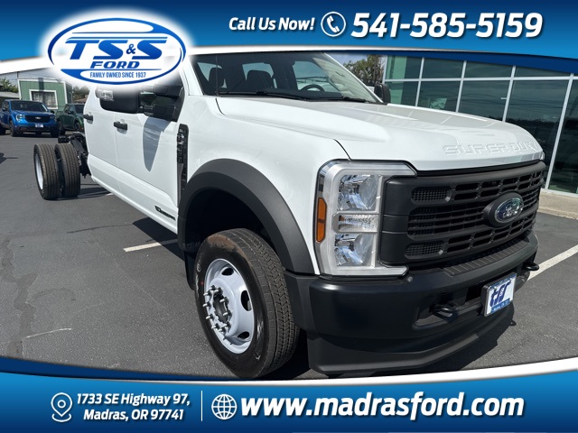2025 Ford F-450 Super Duty Chassis Cab XL's photo