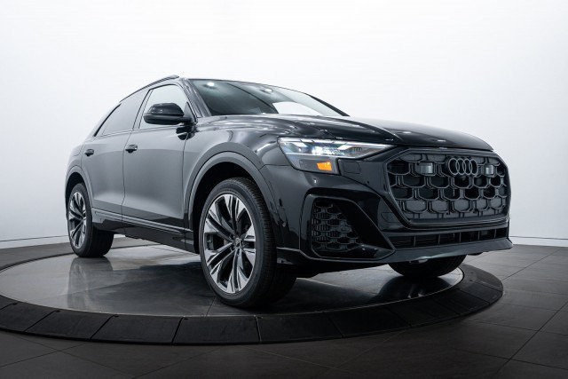 2025 Audi Q8 Premium Plus