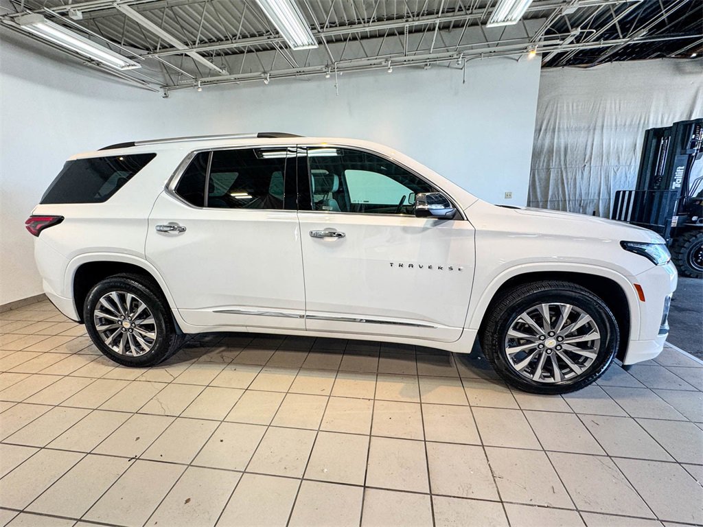 2022 Chevrolet Traverse Premier photo 3