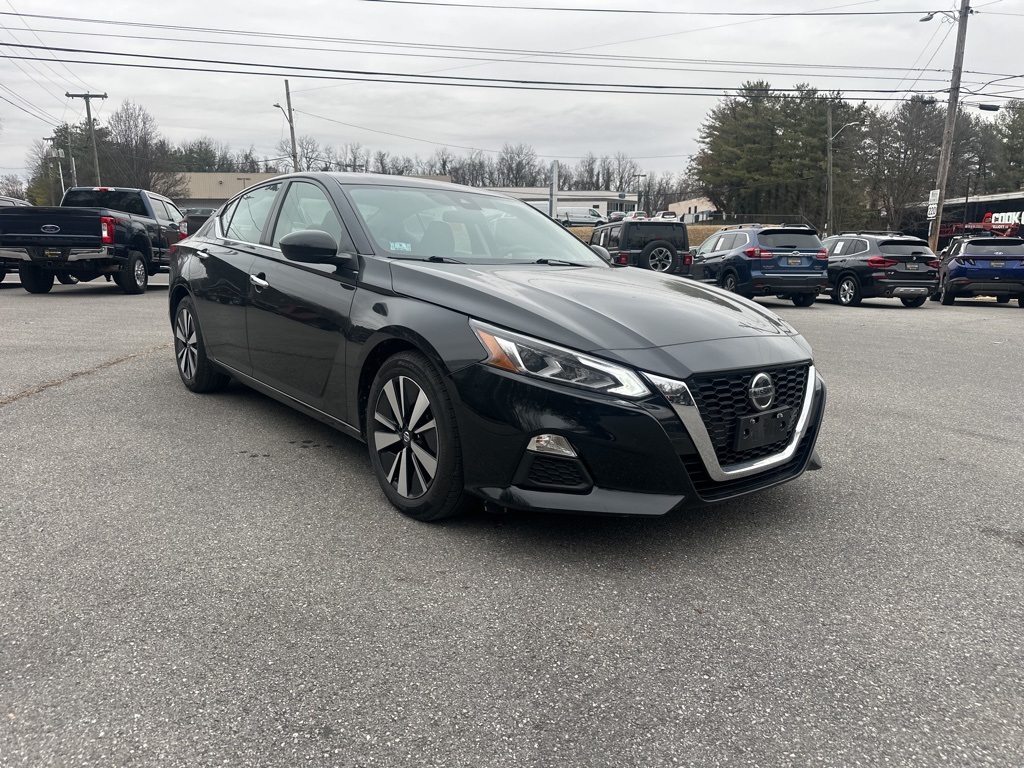 2022 Nissan Altima SV's photo