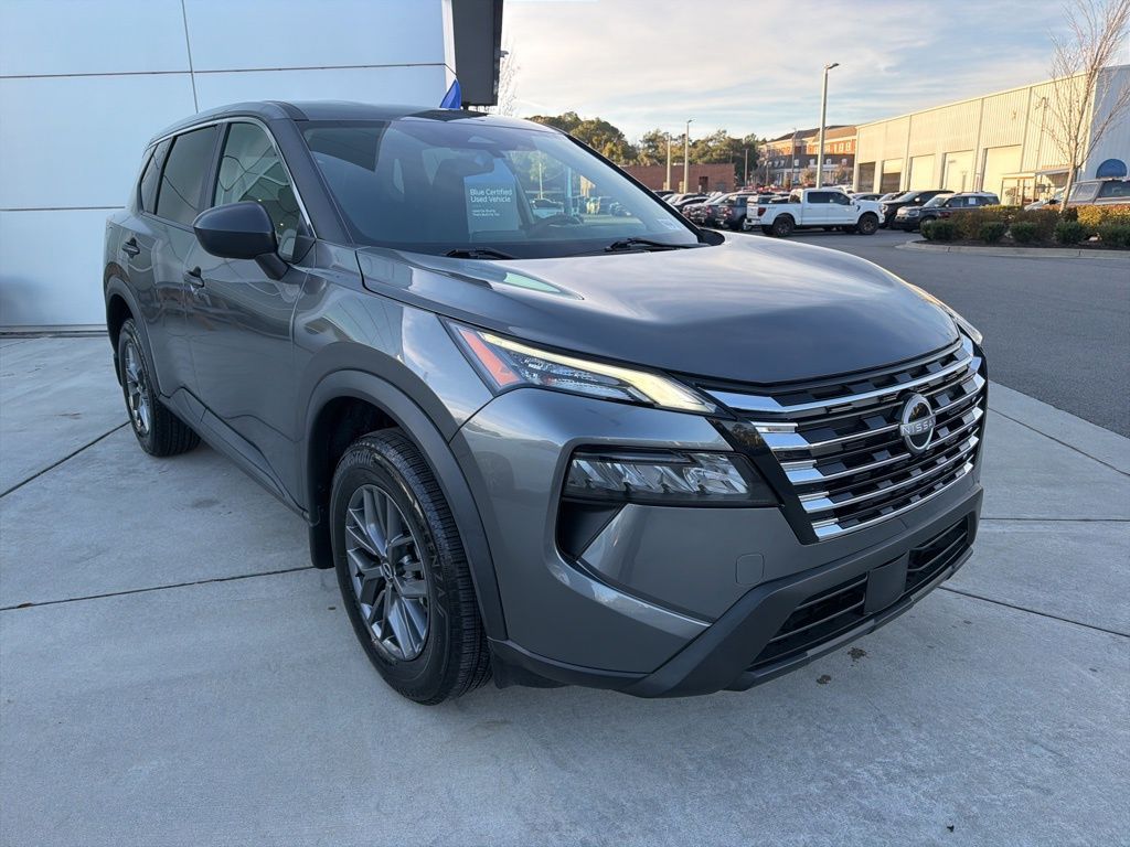 2024 Nissan Rogue S's photo
