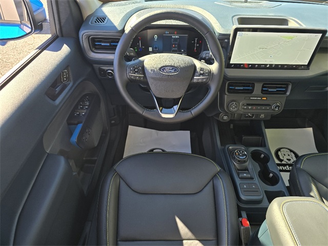 2025 Ford Maverick photo 3