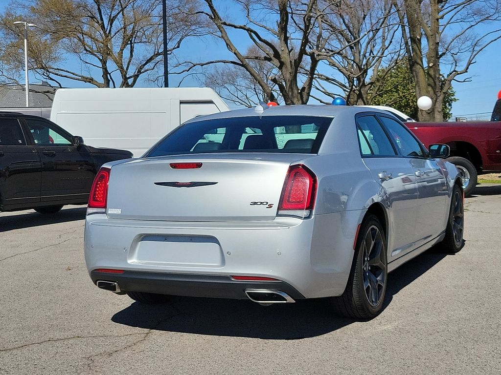 2023 Chrysler 300 S photo 3