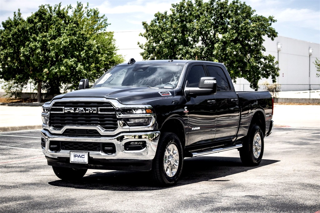2025 Ram 2500 Big Horn photo 5
