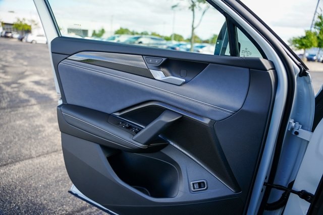2025 Volkswagen Tiguan SE photo 16