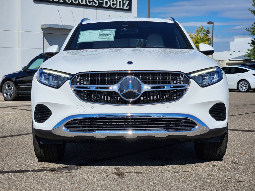 2026 Mercedes Benz GLC 300 4MATIC photo 3