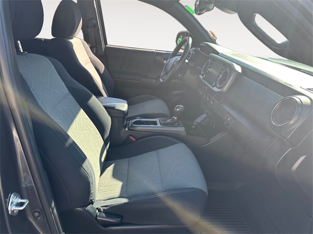 2021 Toyota Tacoma TRD 4x4 V6 photo 14