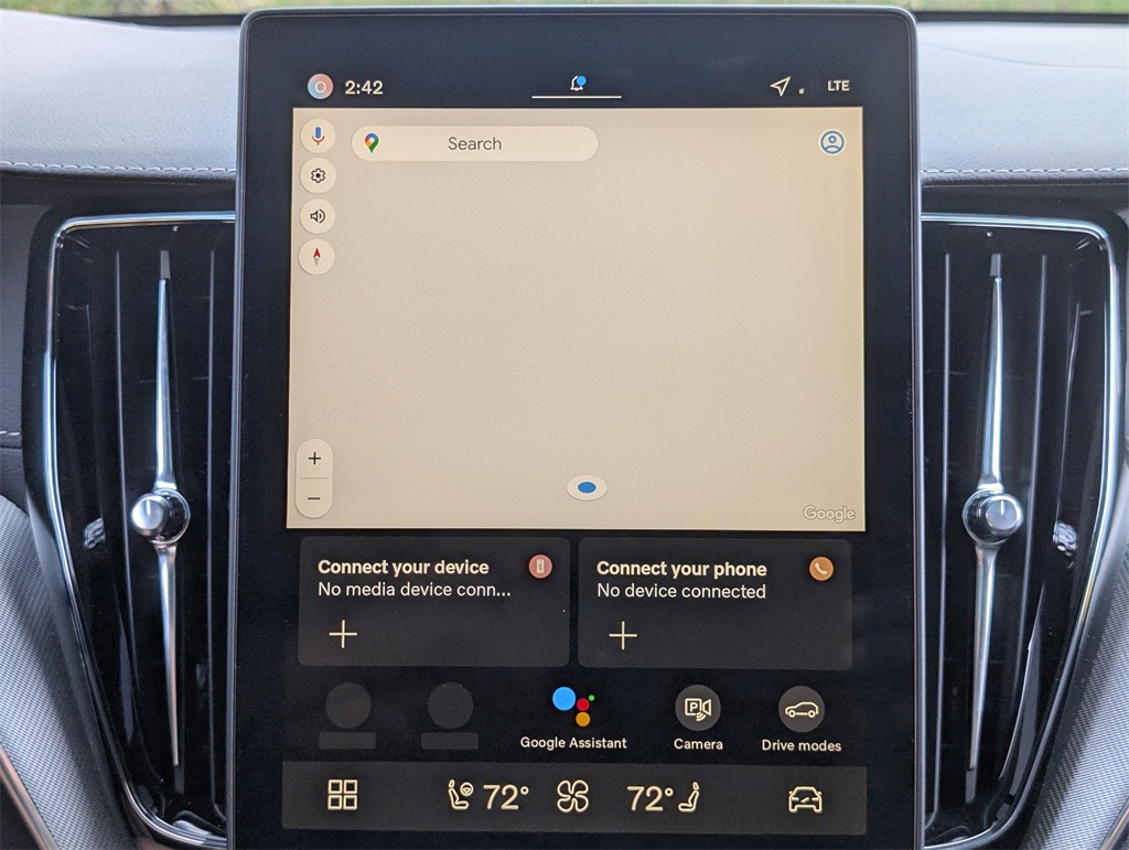 2026 Volvo XC60 B5 Black Edition photo 22