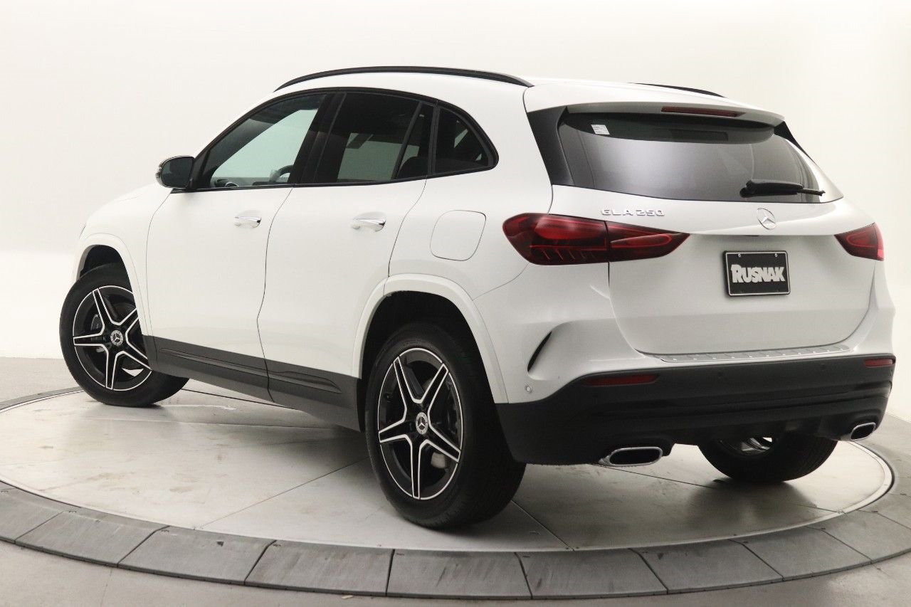 2025 Mercedes Benz GLA 250 AMG photo 2