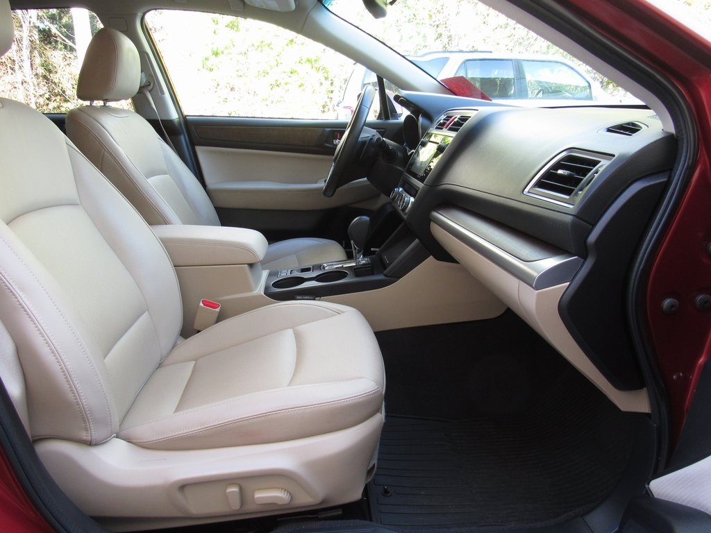 2016 Subaru Outback Limited photo 18