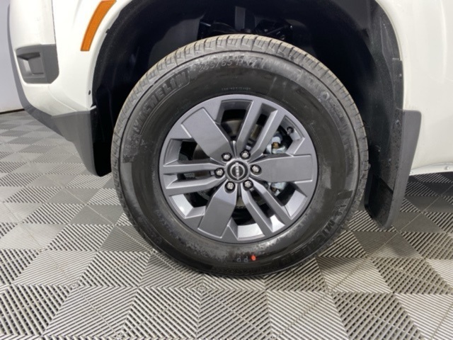 2025 Nissan Frontier SV photo 3