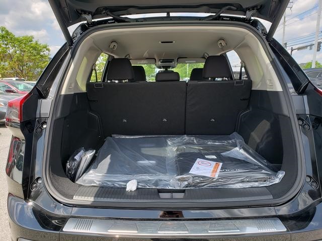2025 Nissan Rogue SV photo 6