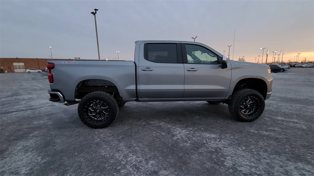 2025 CHEVROLET SILVERADO - Image 10