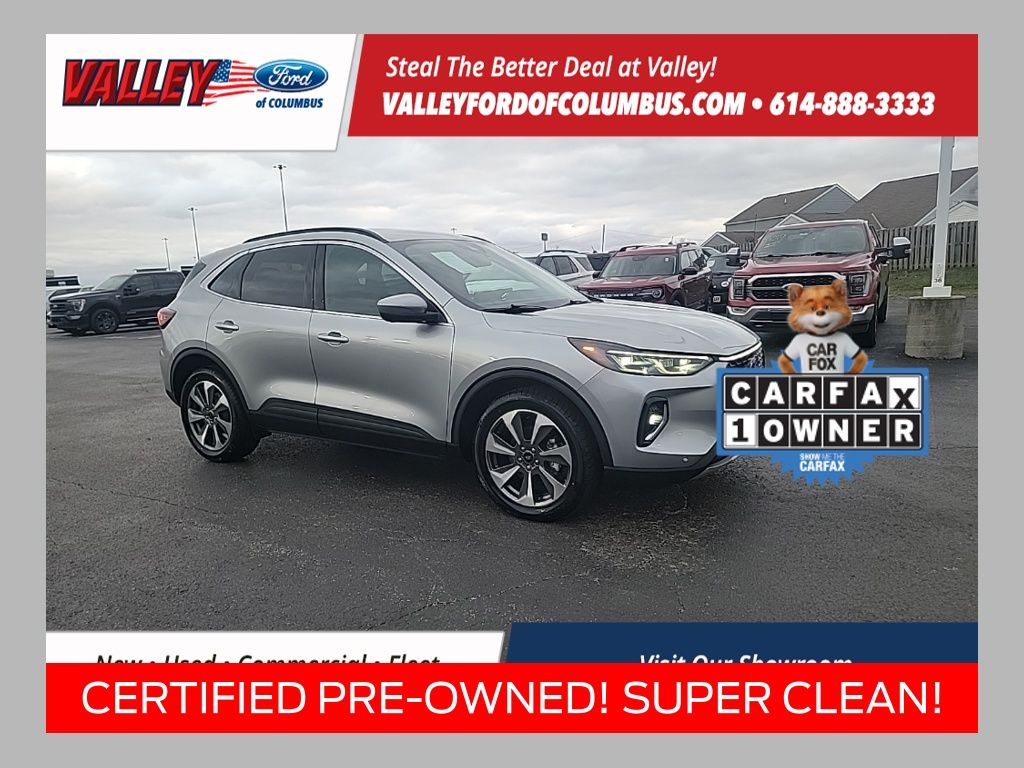 2023 Ford Escape Platinum's photo