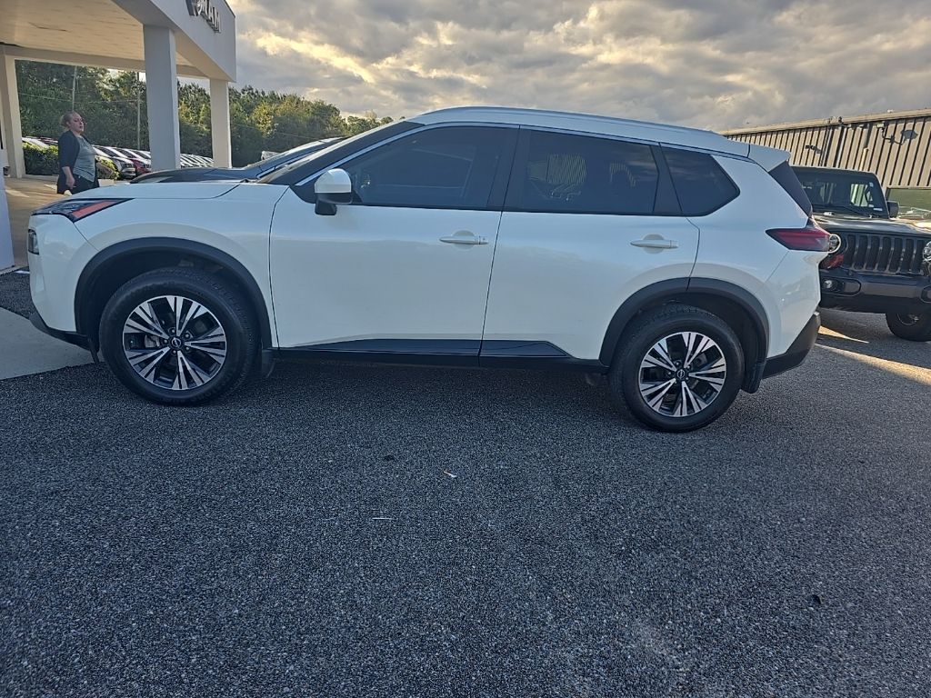 2023 Nissan Rogue SV photo 2