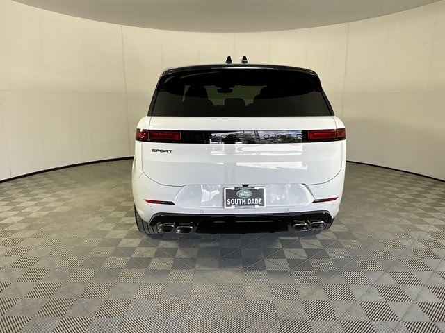 2025 Land Rover Range Rover Sport SE photo 3