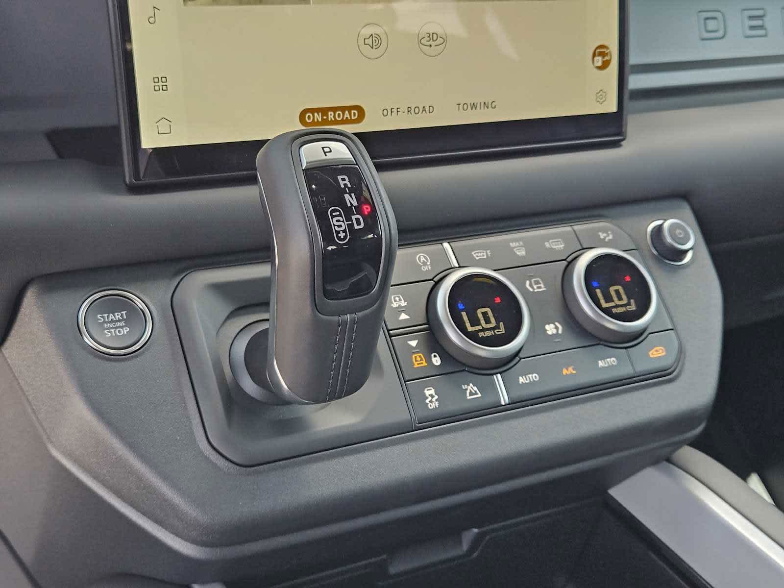 2025 Land Rover Defender 130 V8 photo 17