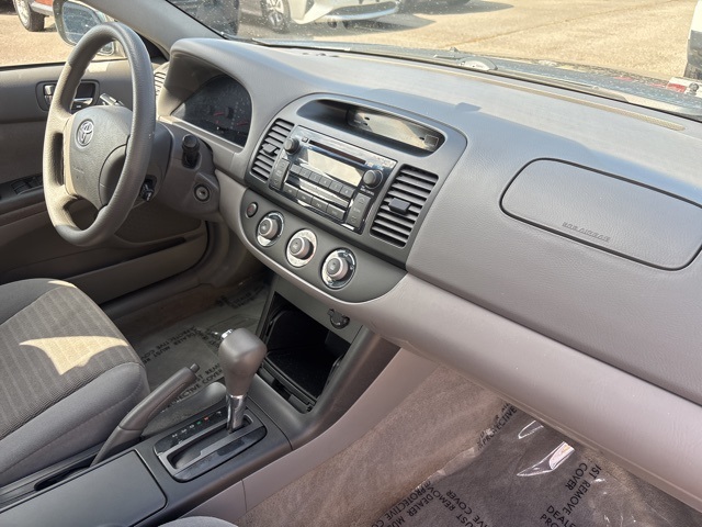 2005 Toyota Camry LE photo 14