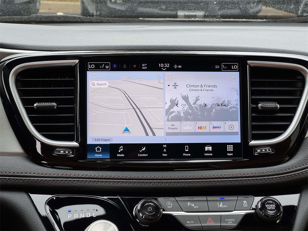 2026 Chrysler Pacifica Pinnacle photo 20