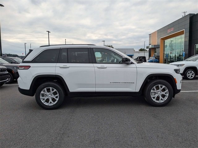 2023 Jeep Grand Cherokee Limited photo 2