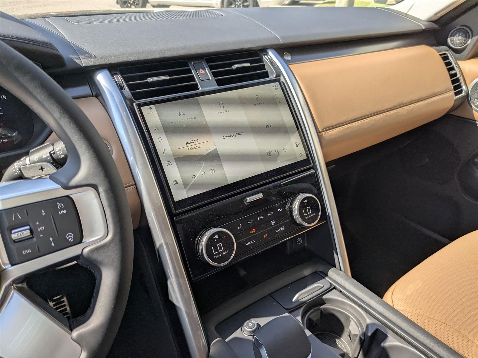 2025 Land Rover Discovery Metropolitan Edition photo 19