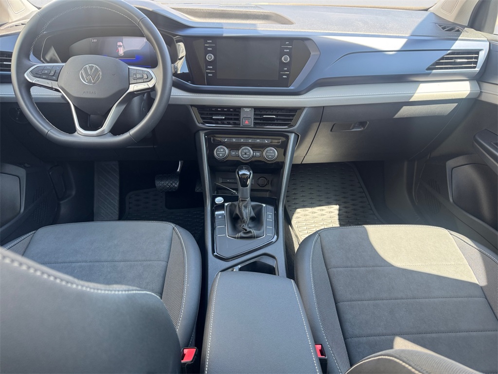 2024 Volkswagen Taos SE photo 9