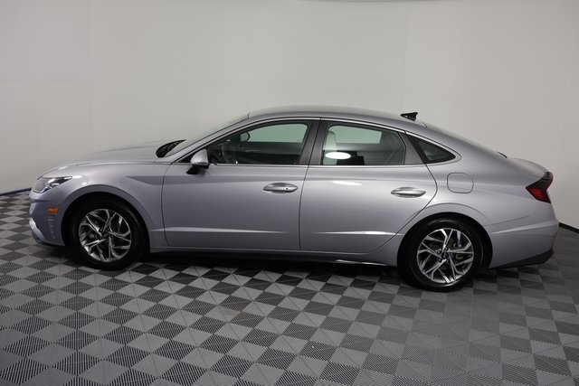 2023 Hyundai Sonata SEL photo 3