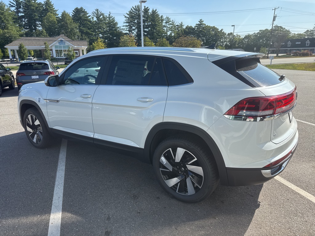 2026 Volkswagen Atlas Cross Sport SE Technology photo 3