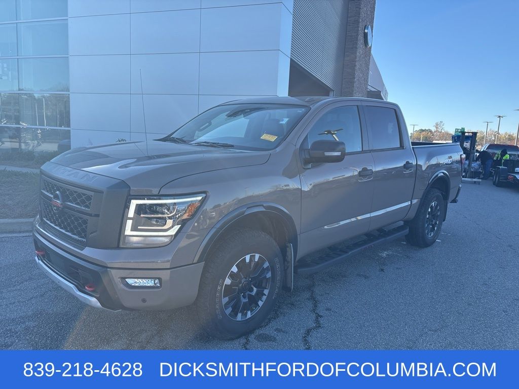 2020 Nissan Titan PRO-4X's photo