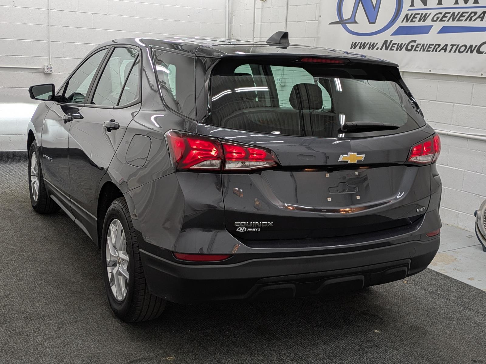 2022 Chevrolet Equinox LS photo 13