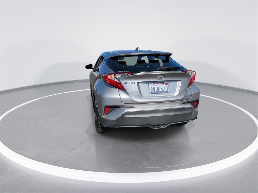 2019 Toyota C-HR XLE photo 11