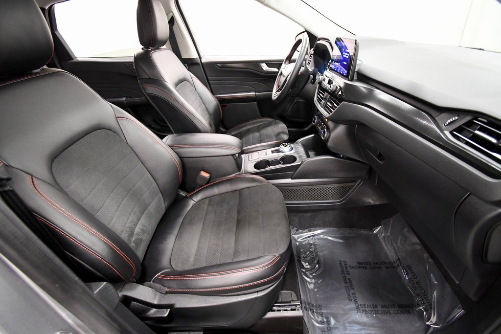 Used 2022 Iconic Silver Metallic Ford SEL image 18