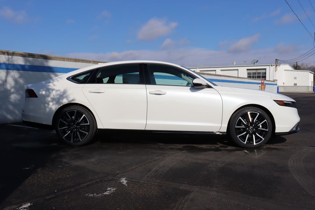 2025 Honda Accord Hybrid Touring photo 6