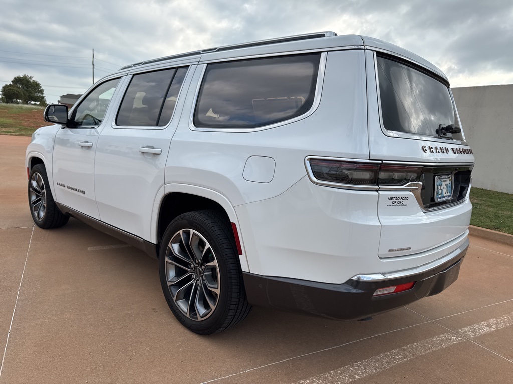 2022 Jeep Grand Wagoneer III photo 6