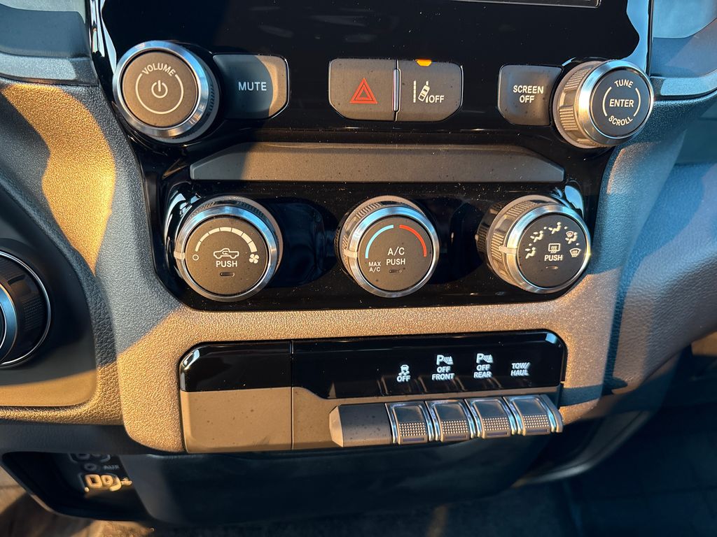 2025 Ram 1500 Tradesman photo 18