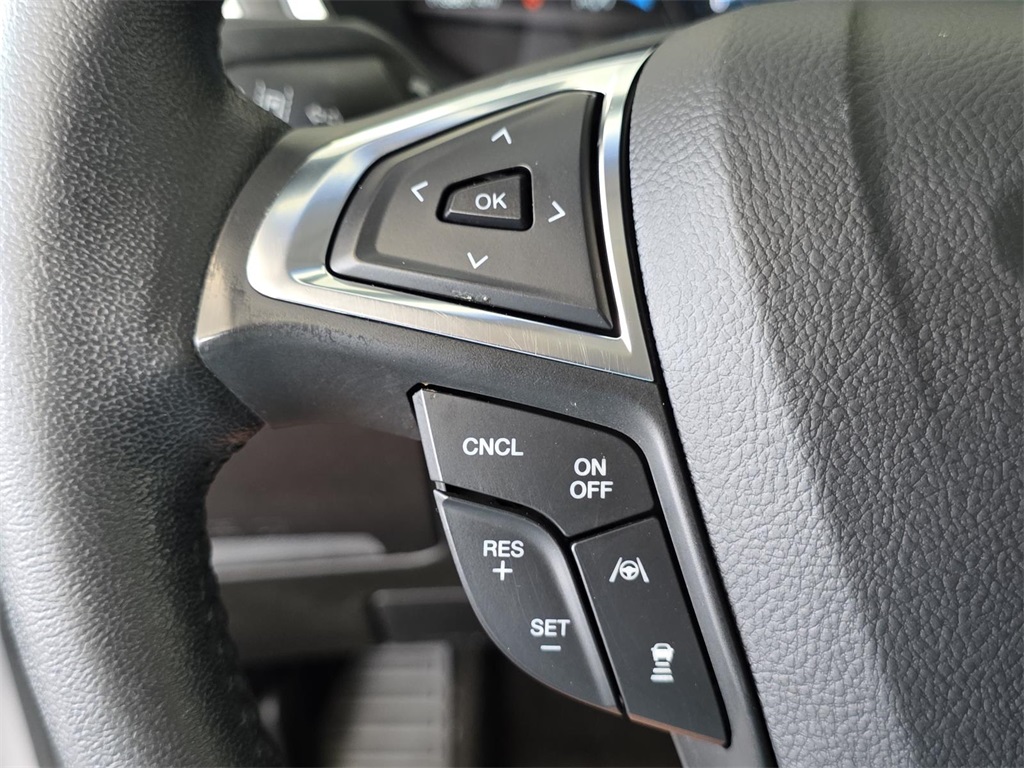 2020 Ford Edge Titanium photo 33