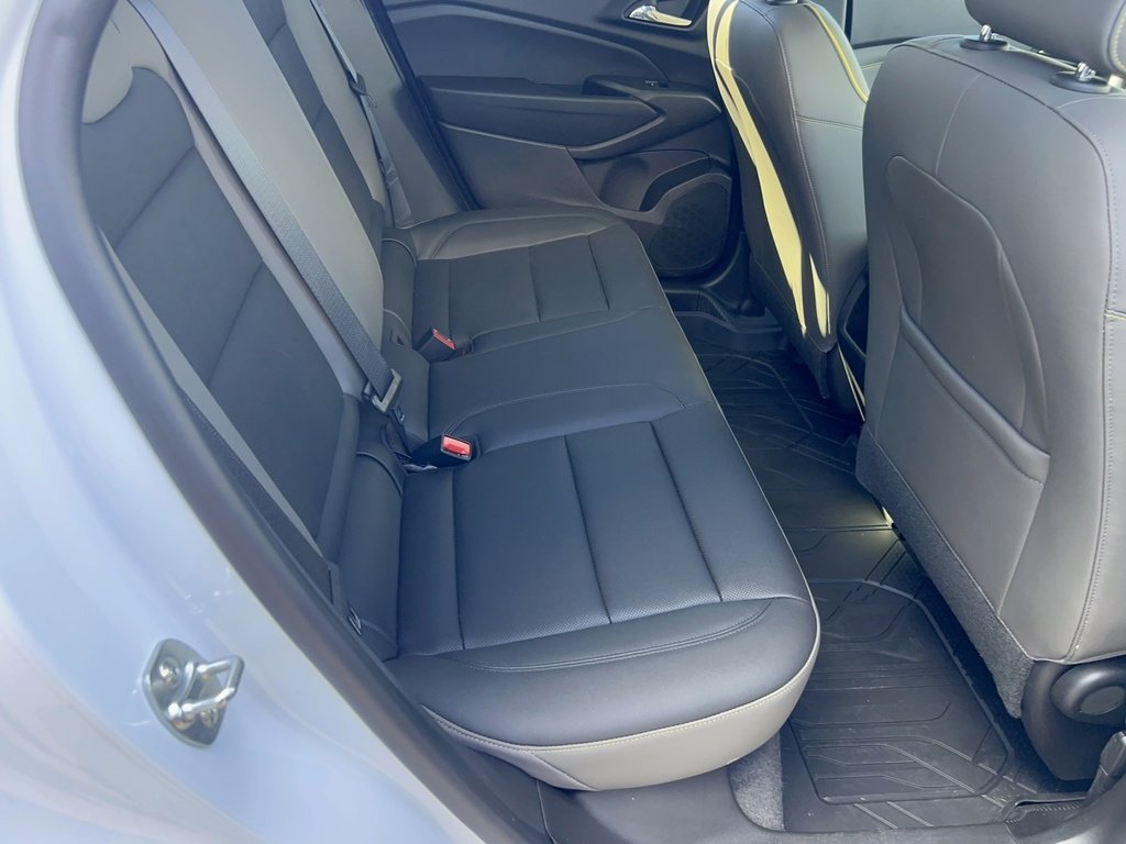 2025 Chevrolet Trax ACTIV photo 2