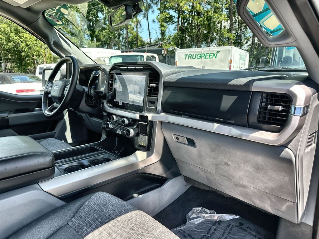 2023 Ford F-150 XLT photo 27