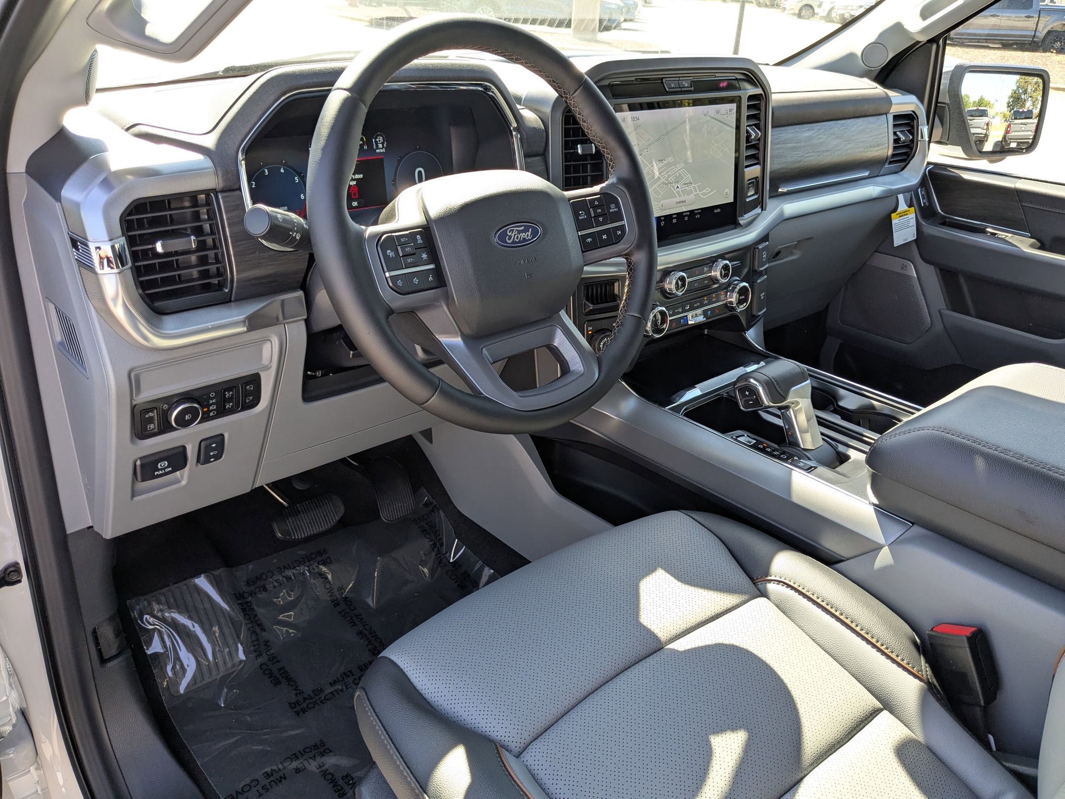 2025 Ford F-150 Lariat photo 16