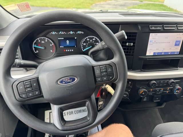2024 Ford F-350 photo 16