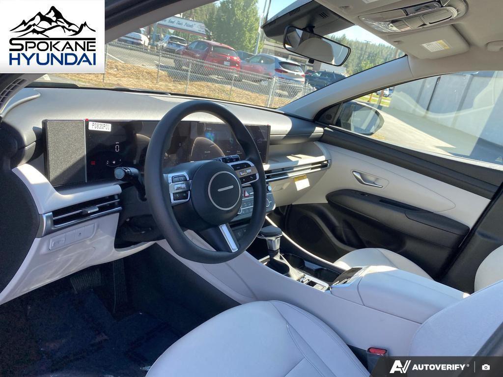 2025 Hyundai Tucson SE photo 15