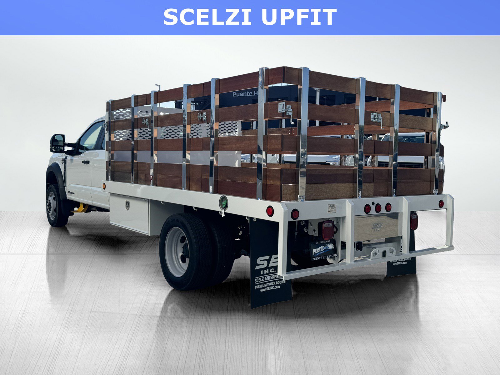 2024 Ford F-550 Super Duty Chassis Cab XL's photo