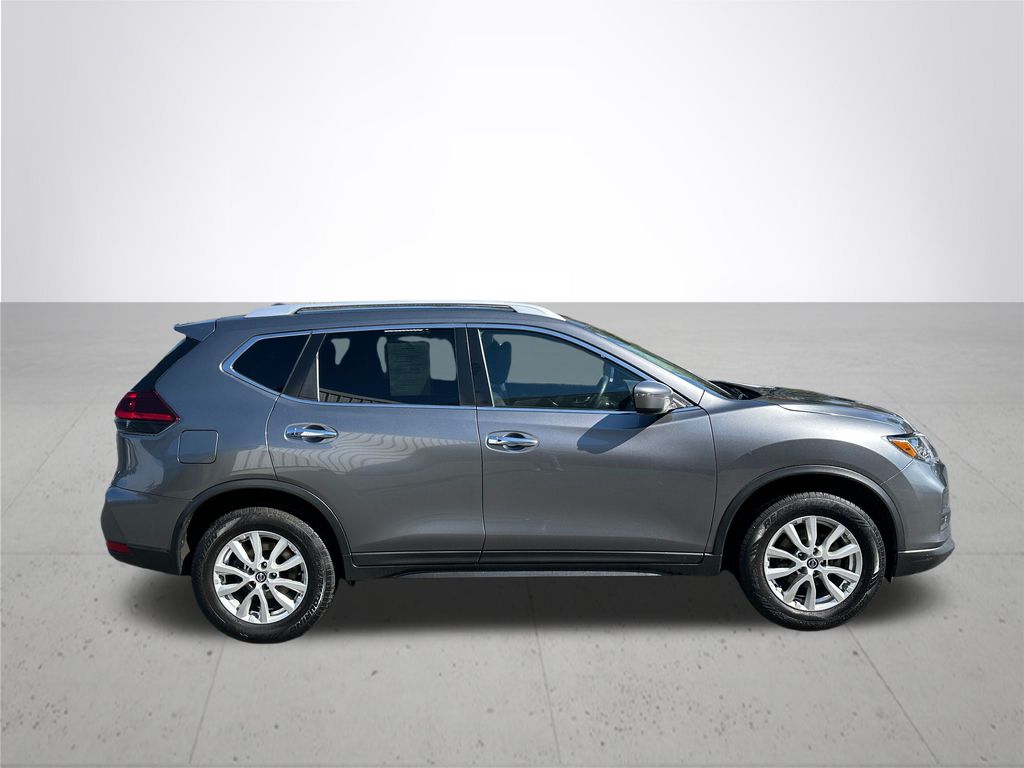 2019 Nissan Rogue SV photo 6