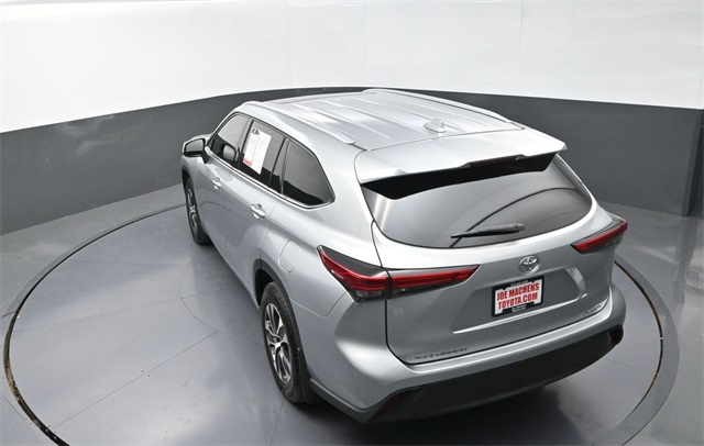 2022 Toyota Highlander XLE photo 22