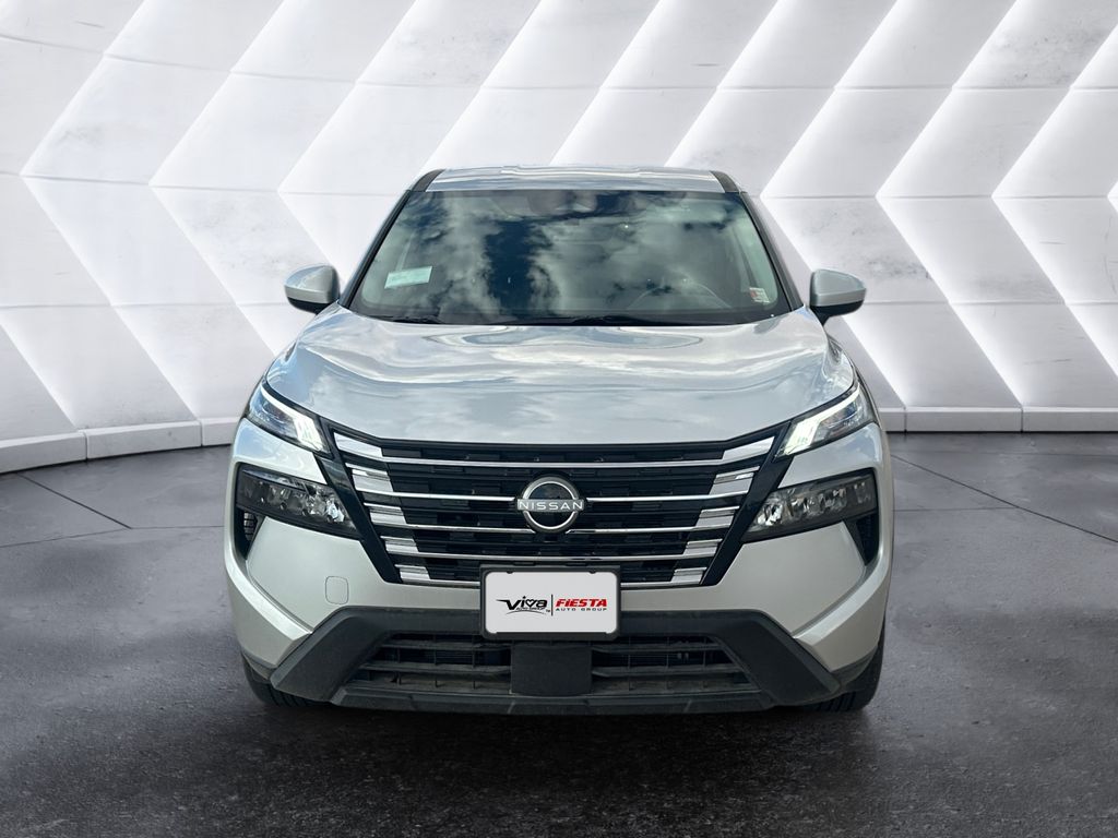 2024 Nissan Rogue SV photo 2