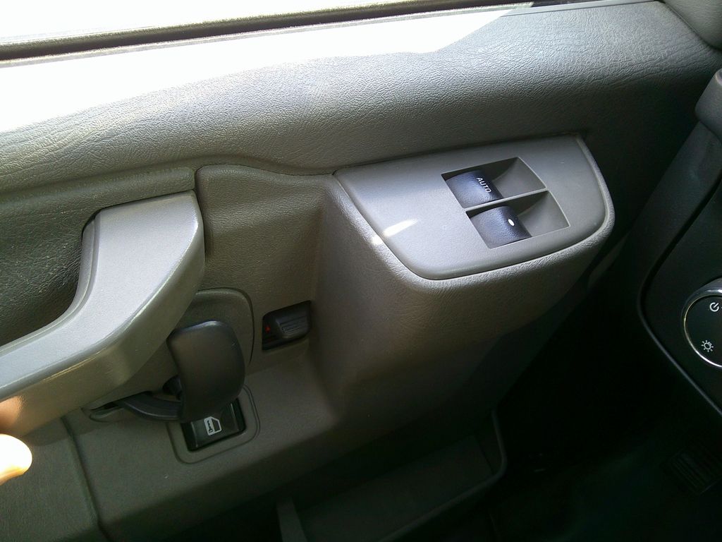 2017 Chevrolet Express 2500 Work Van photo 16